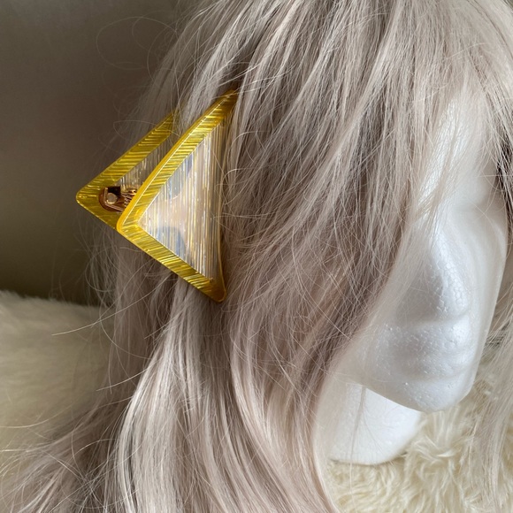 BP Jumbo Geometric Hair Clips Neon Hot Pink Heart or  Yellow Triangle Available - Picture 9 of 15